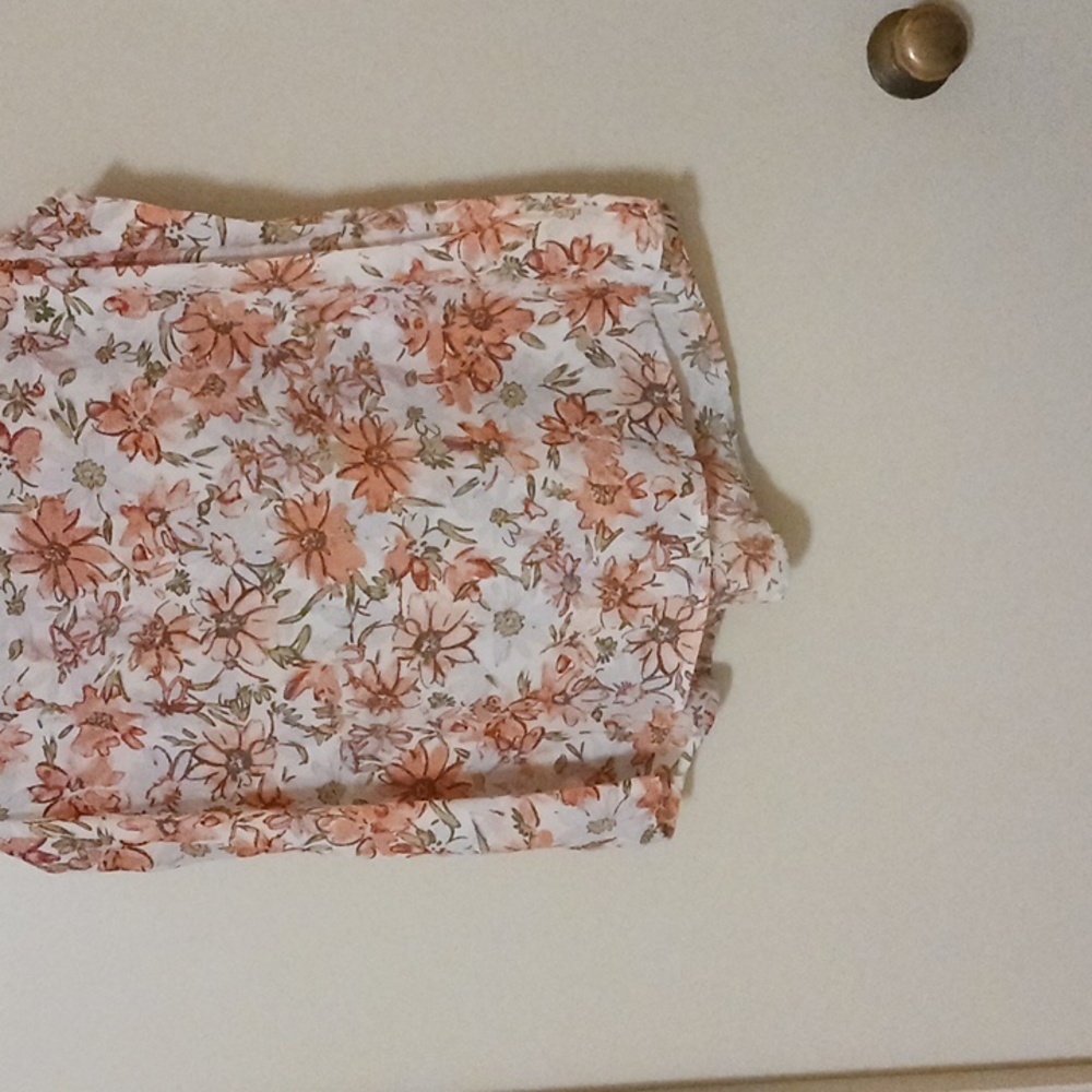Orange Floral Sleeveless Blouse with Mandarin Collar - Picture 3 of 6
